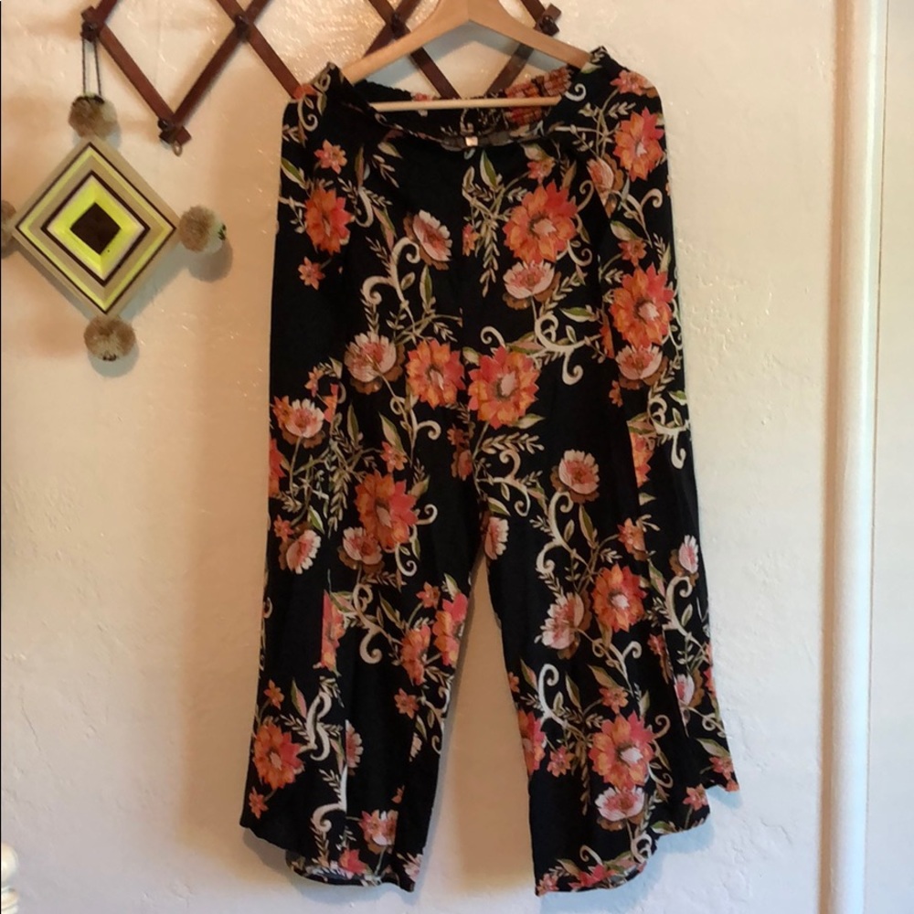 Cropped swing pants